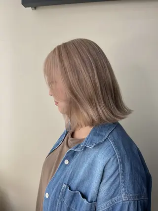 ミディアム カラー 似合わせベージュ 🍯ayumi🍯のヘアスタイル