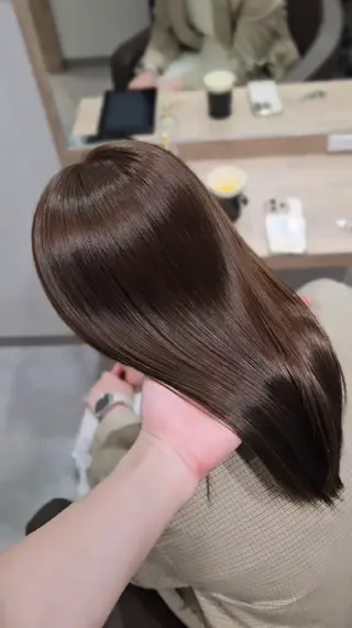 ミディアム カラー 縮毛矯正をしている人 のためのカラーのヘアスタイル