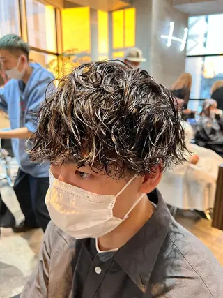ショート パーマ メンズ 波巻きスパイラルパー マ/シャドウパーマ駿のヘアスタイル