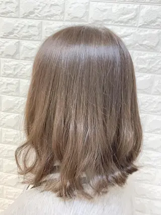 ミディアム カラー 福森 みずきのヘアスタイル