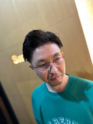 ショート メンズ フェードとパーマ特化 小池 魔裟斗のヘアスタイル