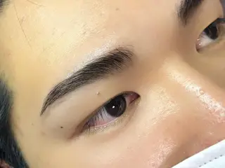 アイブロウ メンズ眉毛サロン メンズリバース横浜店の眉毛・アイブロウイメージ