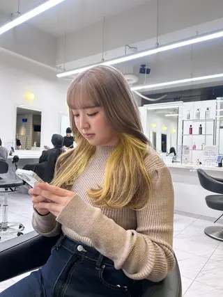セミロング カラー 透明感ベージュ🤎 ナチュラルレイヤーのヘアスタイル