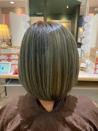 ショート カラー 床櫻 唯のヘアスタイル