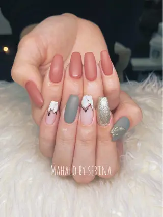 ミディアム カラー ネイル SUNNY BAE. SERINAのネイルデザイン