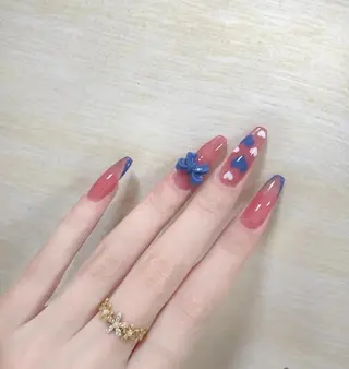 ネイル Theone栄店 田口のネイルデザイン