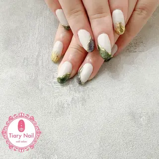 ネイル tiarynail K K🐼のネイルデザイン