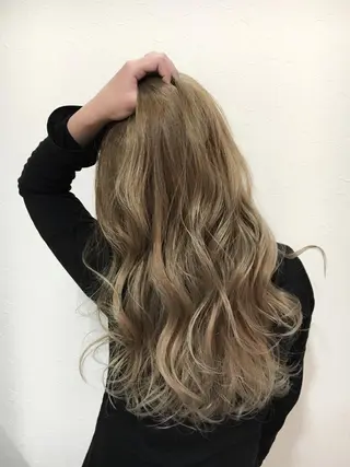 セミロング カラー 山田 守のヘアスタイル