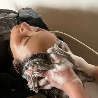 ハイトーン 清水/草薙/kanaのヘアスタイル