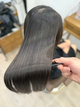 ミディアム 髪質改善特化🔥縮毛 、美髪形成のプロ✂️のヘアスタイル