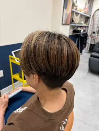 ショート カラー 髪の家 tikiのヘアスタイル