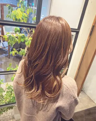 ロング カラー 井上 花音のヘアスタイル
