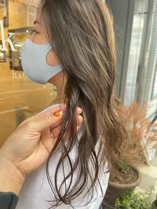 ミディアム レザーカット/ ミニボブ/しおりのヘアスタイル