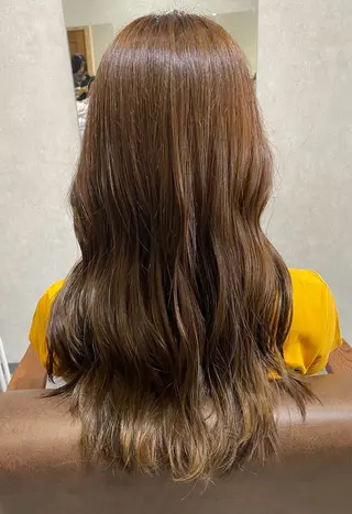 カラー Bish Yanaのヘアスタイル