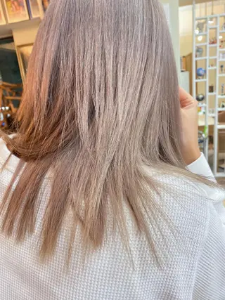 ミディアム カラー レイヤーウルフ エクステ磯部のヘアスタイル