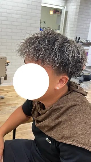 カラー メンズ 笹江 瑞穂のヘアスタイル