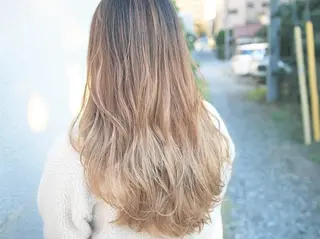 ロング 新生活応援★半額/ 25歳以下　“内間”のヘアスタイル