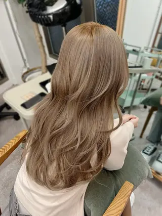 ロング カラー ヘアアレンジ hazuki🐈⬛ 透明感カラーのヘアスタイル