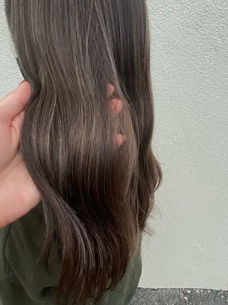 ロング カラー hito小塩 菜津実🌼のヘアスタイル