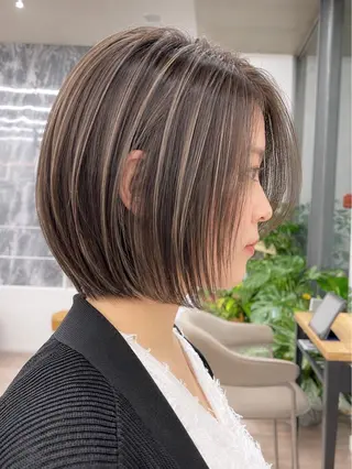 ショート カラー 白髪ぼかし/メイク 40代以上の女性限定のヘアスタイル