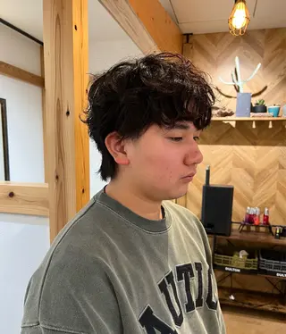 パーマ メンズ 畝原 陽真里のヘアスタイル