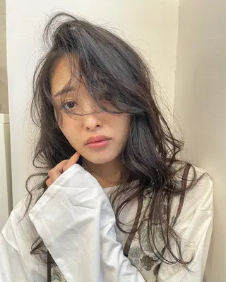 ロング 早瀬裕之 パーマのヘアスタイル