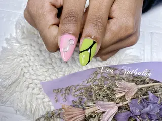 セミロング カラー ネイル Le’a NailSalonのネイルデザイン