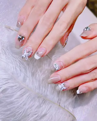 ネイル 美爪パラジェル導入店 Sunnilyのネイルデザイン