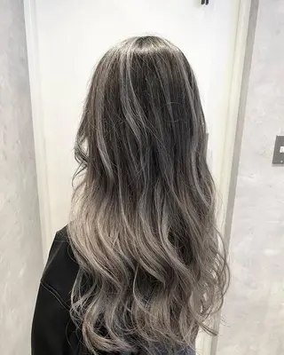 カラー SALOWIN栄 高須大貴のヘアスタイル