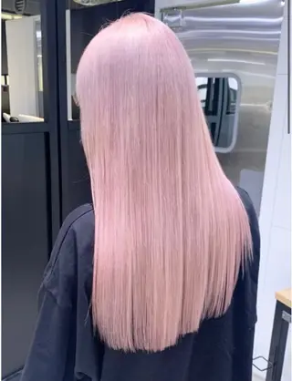 カラー 黒染め落とし ムラ修正　ハイトーンのヘアスタイル