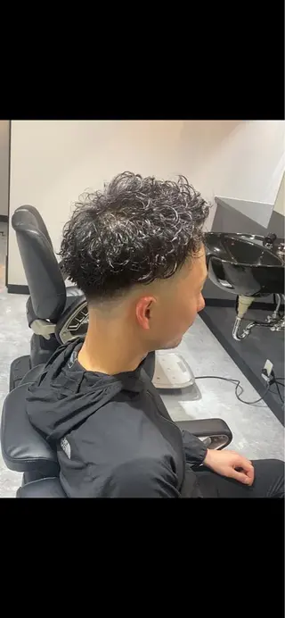 ショート パーマ メンズ 前田賢生 ご新規様はNGのヘアスタイル