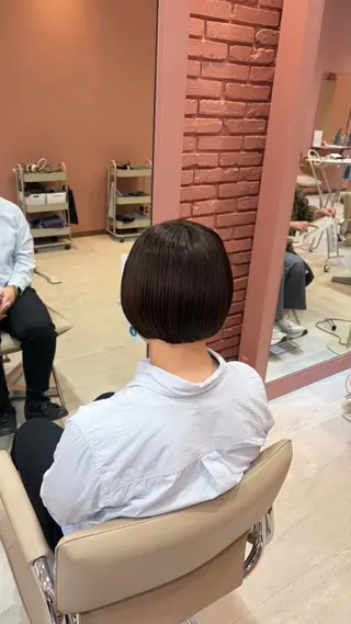 ショート 聖菜/ hina /レイヤー/艶カラーのヘアスタイル