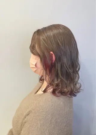 ミディアム カラー 宮原 佳苗のヘアスタイル