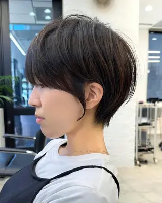 ショート ショートヘア くすみカラー、大場猛のヘアスタイル