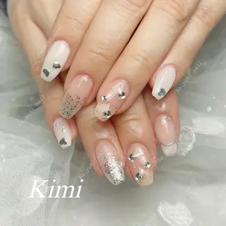 ネイル 🦋 Queenieのネイルデザイン