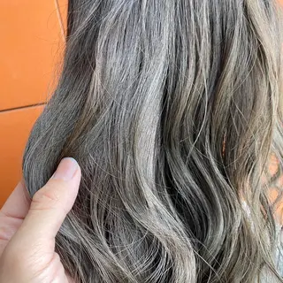 ロング カラー 井手 孔介のヘアスタイル