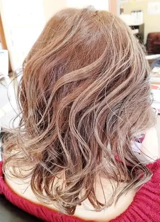 ミディアム カラー パピヨンロゼ 低ダメージ/髪質改善のヘアスタイル
