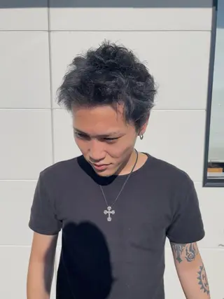 ショート カラー SASAnagano 岩下サードゥのヘアスタイル