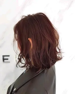 ショート カラー ブリーチカラー 美髪矯正takaraのヘアスタイル