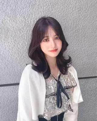 ミディアム カラー ヘアアレンジ 🤎小顔レイヤー /ベージュ🤎友香のヘアスタイル