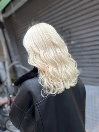 ロング 🩵垢抜け確定🩵 ハイトーン特化🩵のヘアスタイル