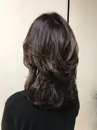 ロング 大石 さやかのヘアスタイル