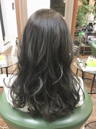 セミロング カラー SHIORI💜口コ ミNo.1艶カラーのヘアスタイル