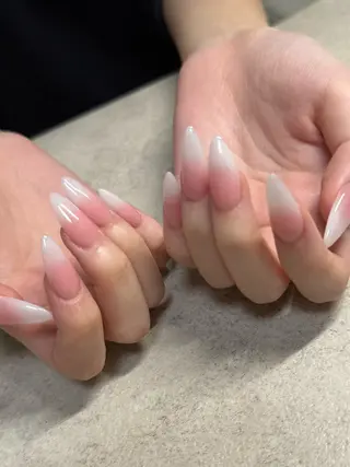 ネイル ネイルルーム チャームのネイルデザイン