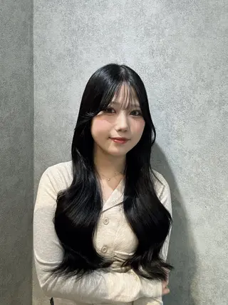 ロング カラー 銀座レイヤーカット ×シースルー前髪のヘアスタイル