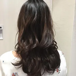 ロング カラー 三鷹で1番ショート ボブをカットする新谷のヘアスタイル