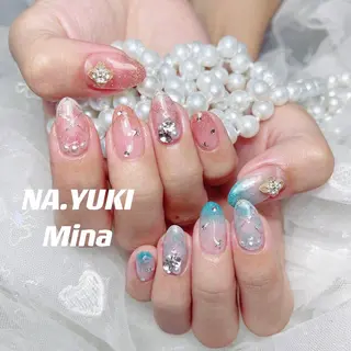 ネイル 🦋 Queenieのネイルデザイン