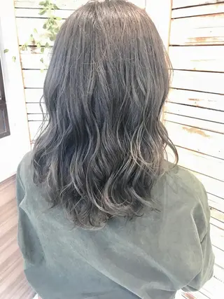 セミロング カラー 島袋 ナオユキのヘアスタイル