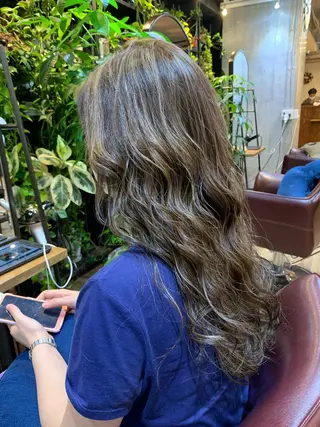 ロング カラー 安達 俊亮のヘアスタイル