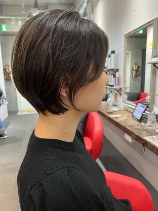 ショート カラー 駅チカ【ali'i】 アリイ花崎友美☘のヘアスタイル